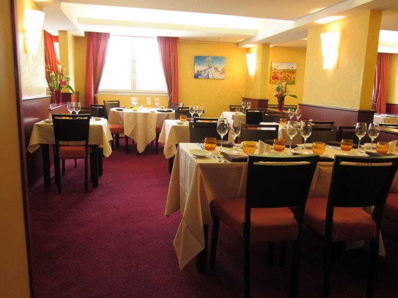 โรงแรมกีริอาด ตูร์ - ฌู เล ตูร์ จู เลส์ ทัวส์ ร้านอาหาร รูปภาพ